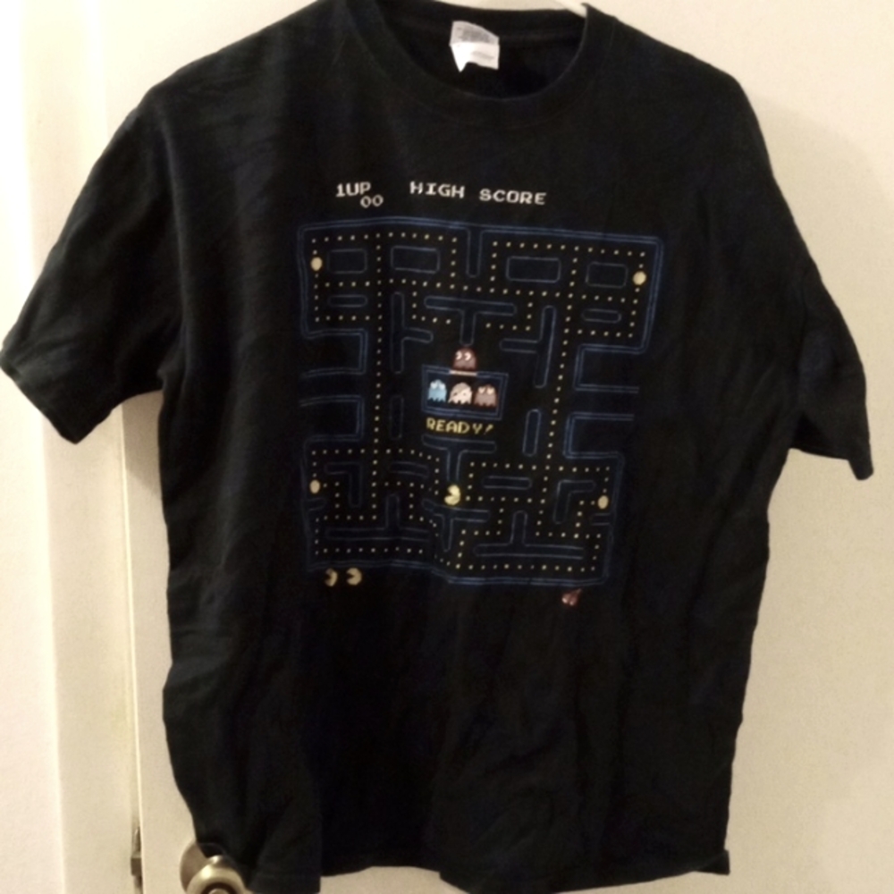 Pac Man arcade maze t-shirt